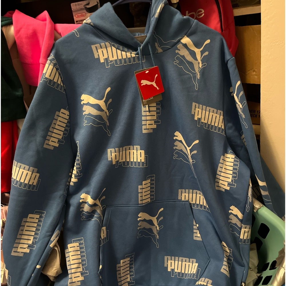 NWT Puma logo Cool Cat decal hoodie, Men’s XXL Brand New, Soft warm fleece.